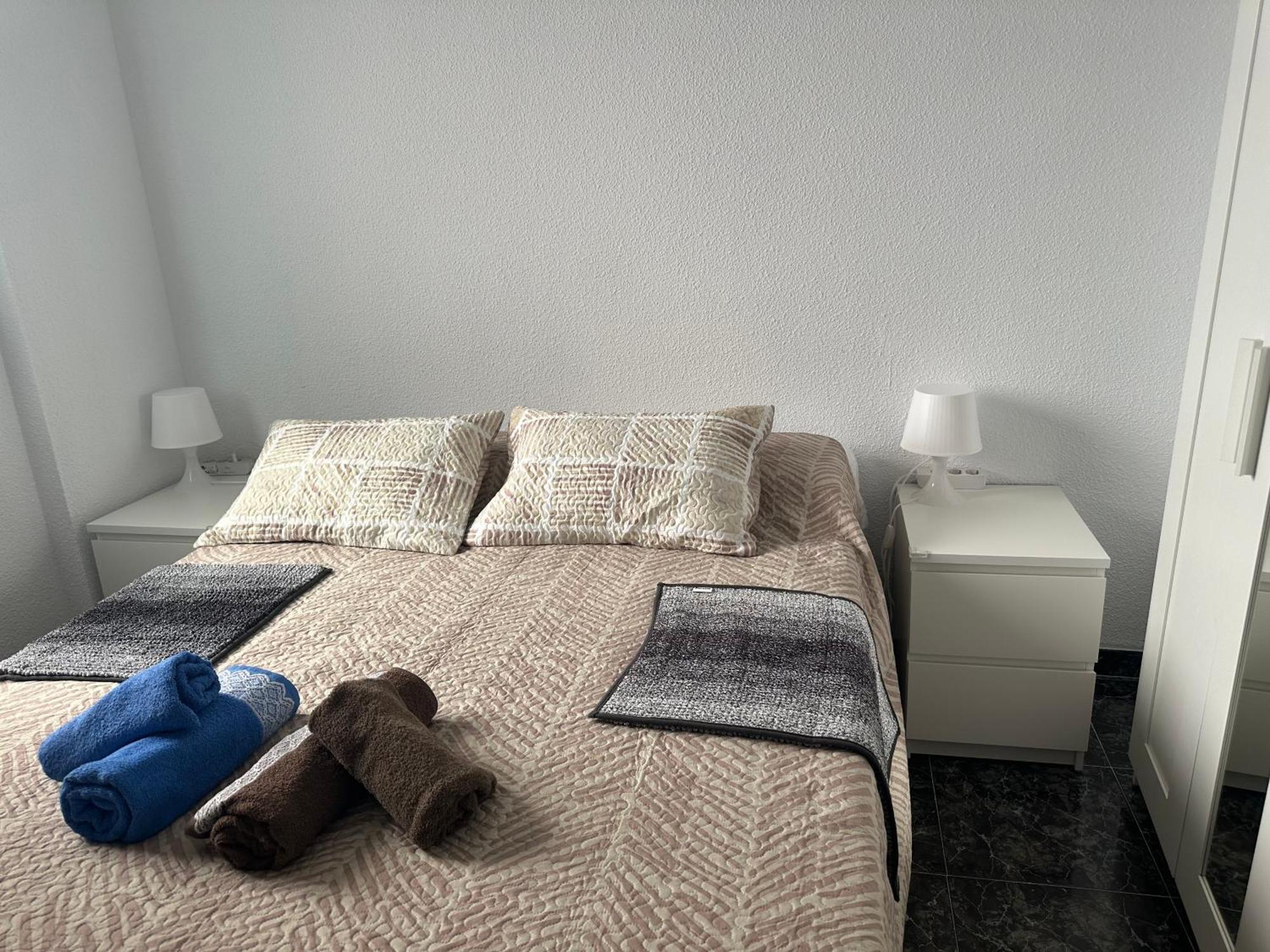 Almeria Centro Habitacion Privada En Apartamento Compartido Exterior foto