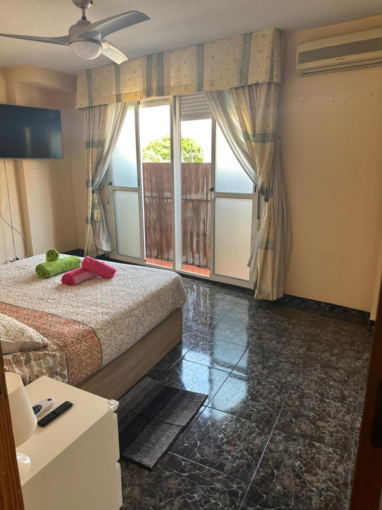 Almeria Centro Habitacion Privada En Apartamento Compartido Exterior foto