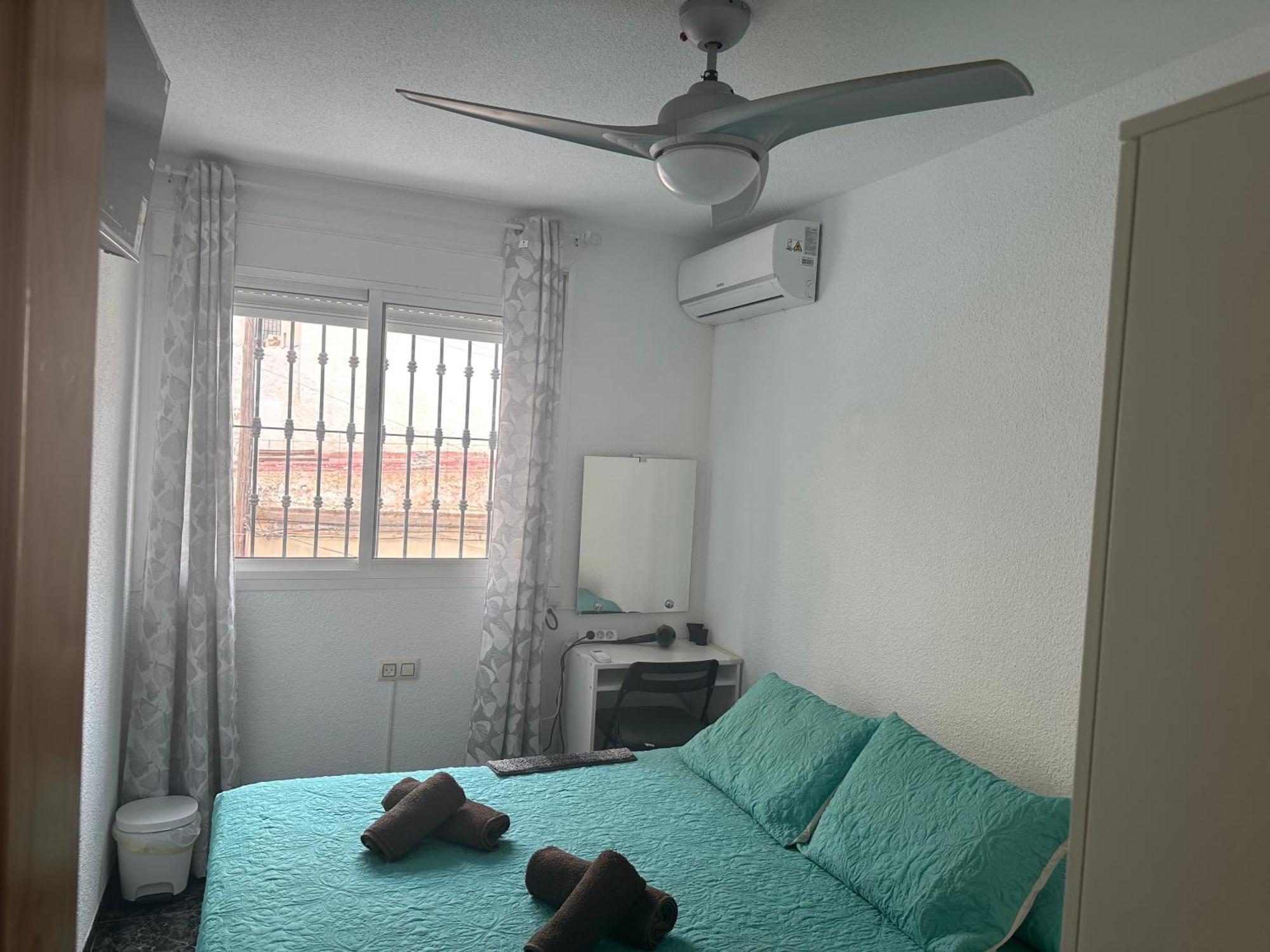 Almeria Centro Habitacion Privada En Apartamento Compartido Exterior foto