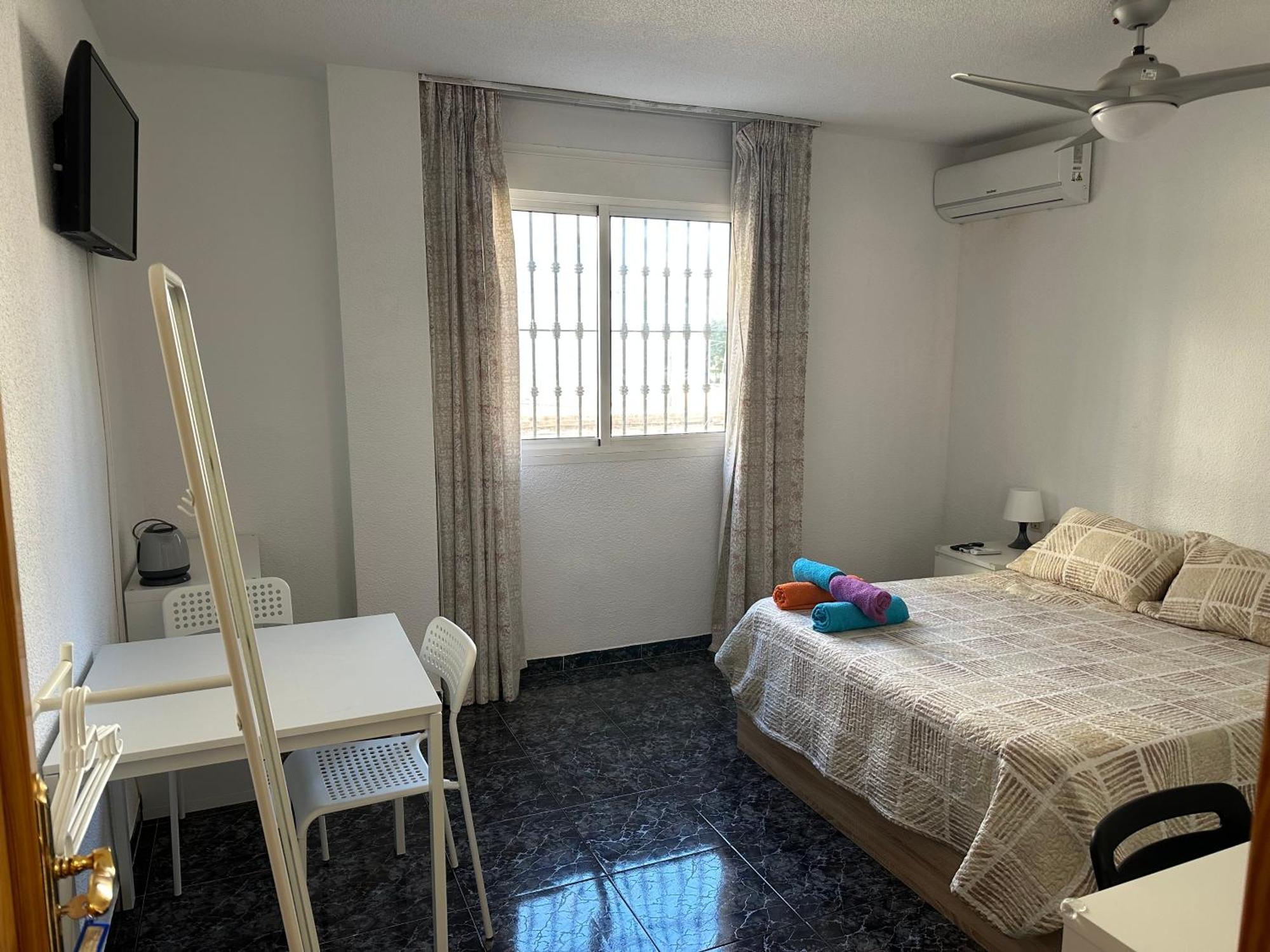Almeria Centro Habitacion Privada En Apartamento Compartido Exterior foto